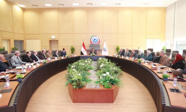 وزير الصحة يوجه بإعداد خطة متكاملة لتطوير منشآت هيئة التأمين الصحي