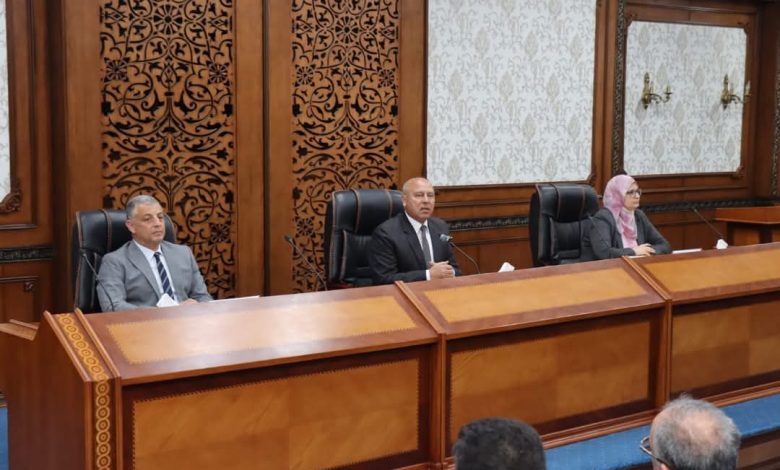 وزير الصناعة: جاري الانتهاء من ترفيق عدد من الأراضي الصناعية لطرحها على المستثمرين