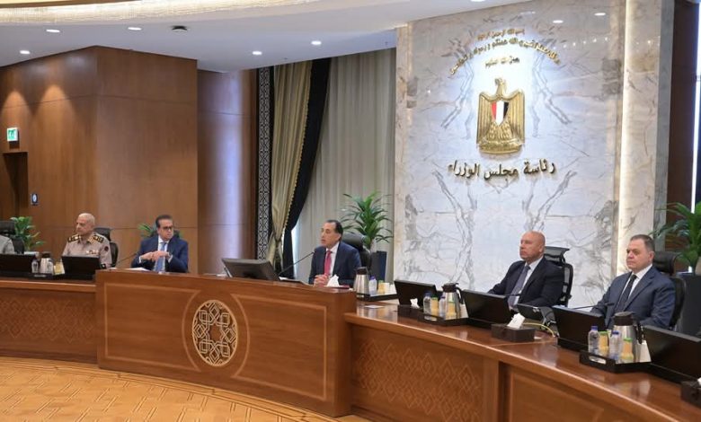 مجلس الوزراء يوافق على 13 قرار.. منها مد العمل بتأشيرة الترانزيت 96 ساعة مجانا
