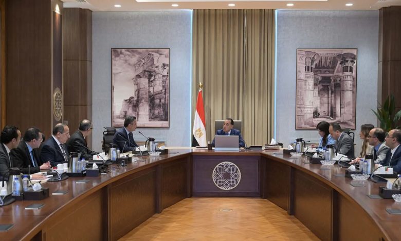 رئيس الوزراء: توافر السلع بكميات كبيرة فى مختلف الأسواق يسهم فى توازن الأسعار