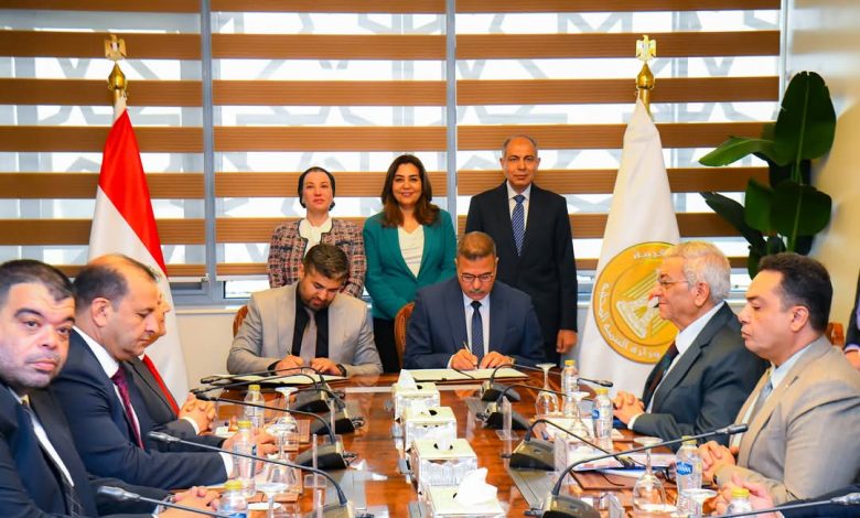 وزيرتا البيئة والتنمية المحلية وشهدان توقيع عقد تشغيل مصنع لتدوير المخلفات البلدية