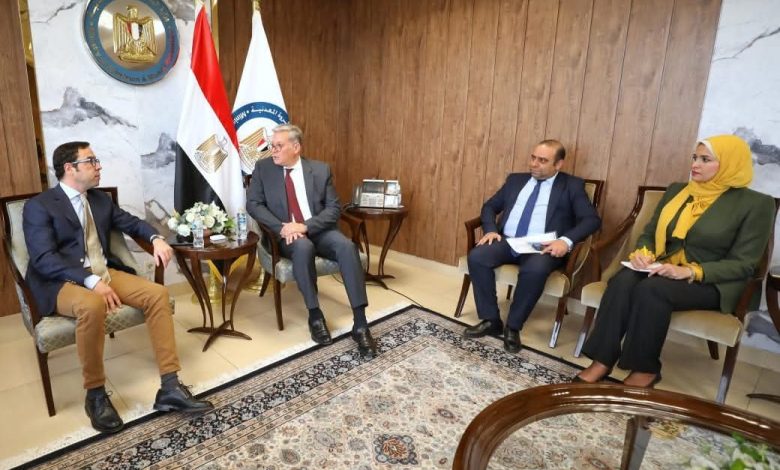 وزير البترول يجتمع مع «شارد كابيتال» للوقوف علي تطورات العمل بمجمع البحر المتوسط للبتروكيماويات
