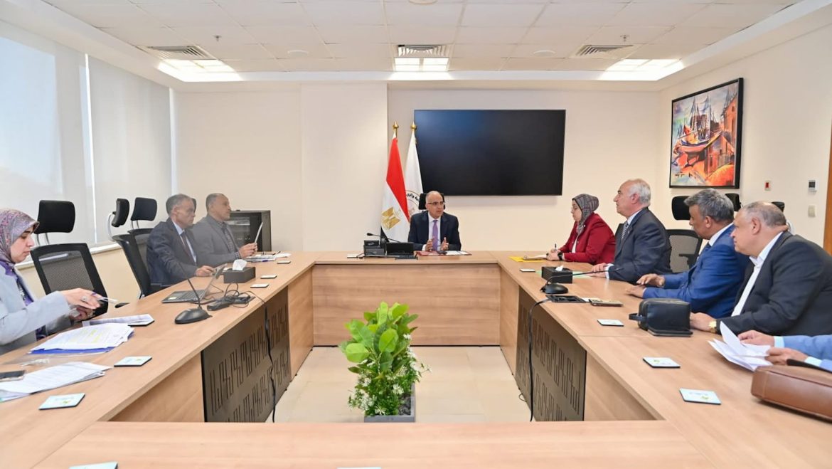 وزير الري يلتقي عددًا من السادة أعضاء مجلسى النواب والشيوخ لمناقشة طلبات المواطنين