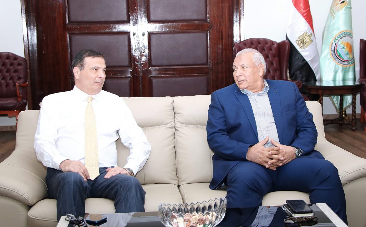 وزير الزراعة يبحث عن ملفات التعاون المشترك فى الوادى الجديد