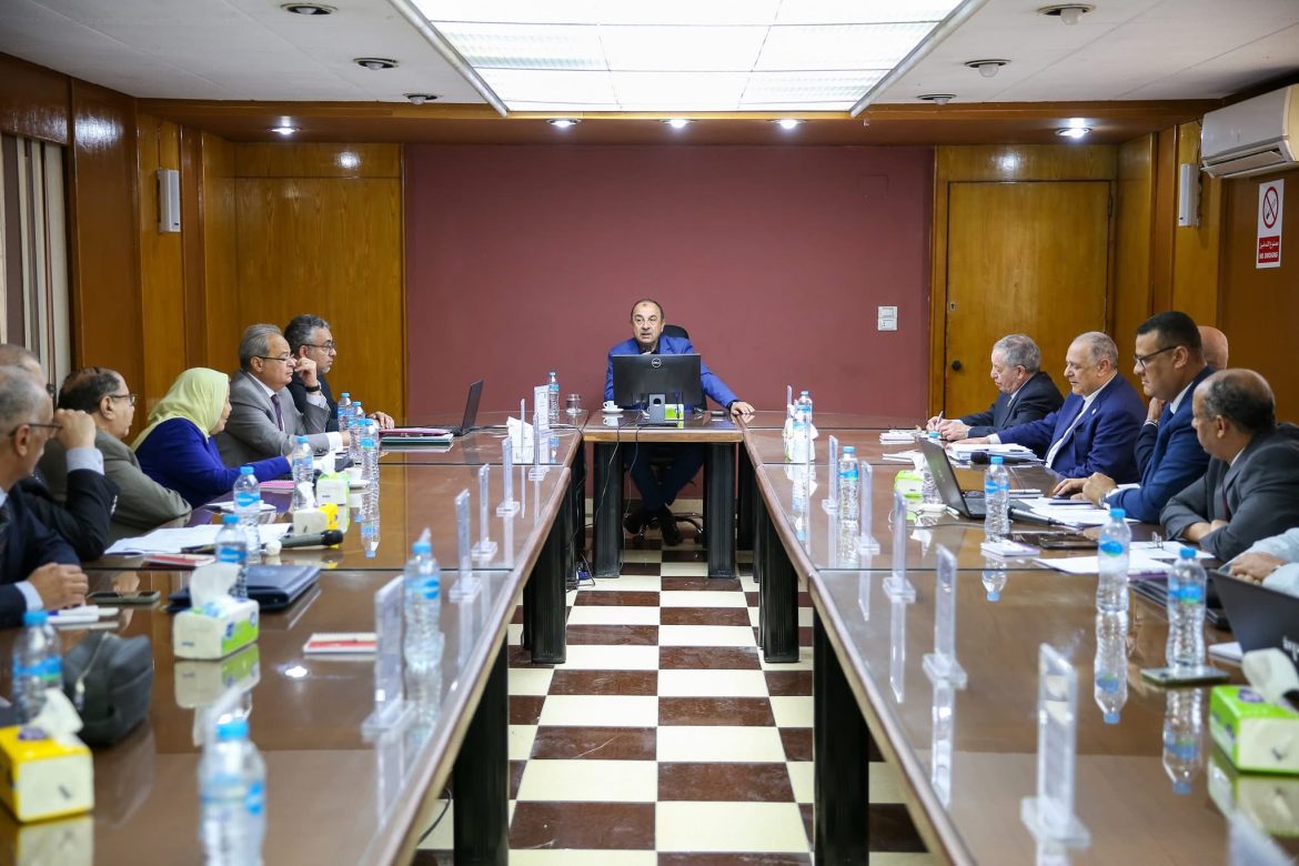 وزير قطاع الأعمال: الصناعات المعدنية ركيزة أساسية لدعم الاقتصاد الوطني