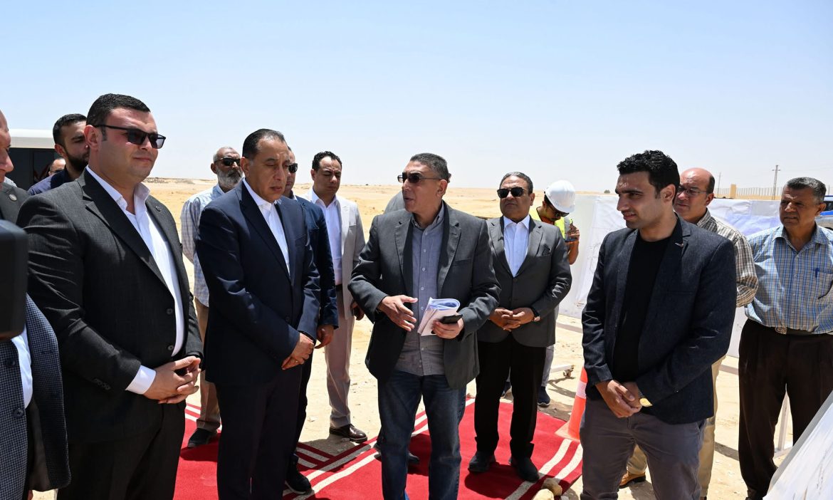 رئيس الوزراء يتابع موقف تنفيذ أعمال الطرق والمرافق بتوسعات مدينة الشيخ زايد