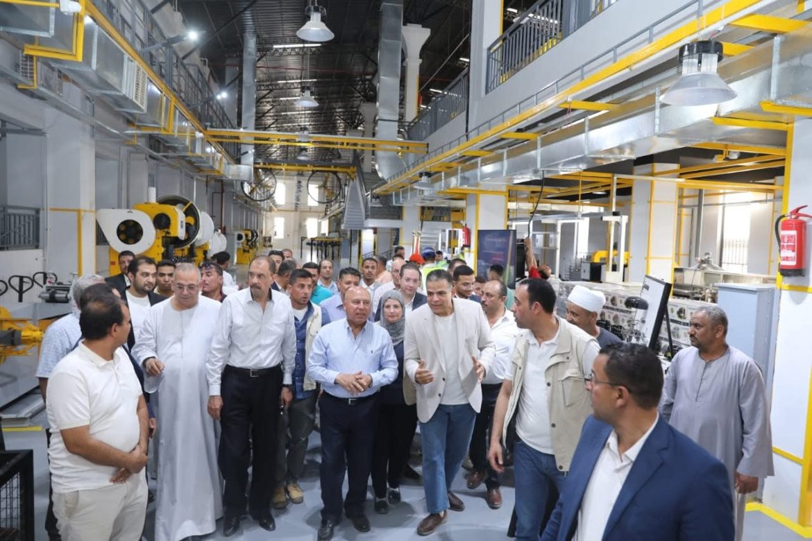 وزير الصناعة والنقل يفتتح مصنع الرضوان الدولي للصناعات الهندسية