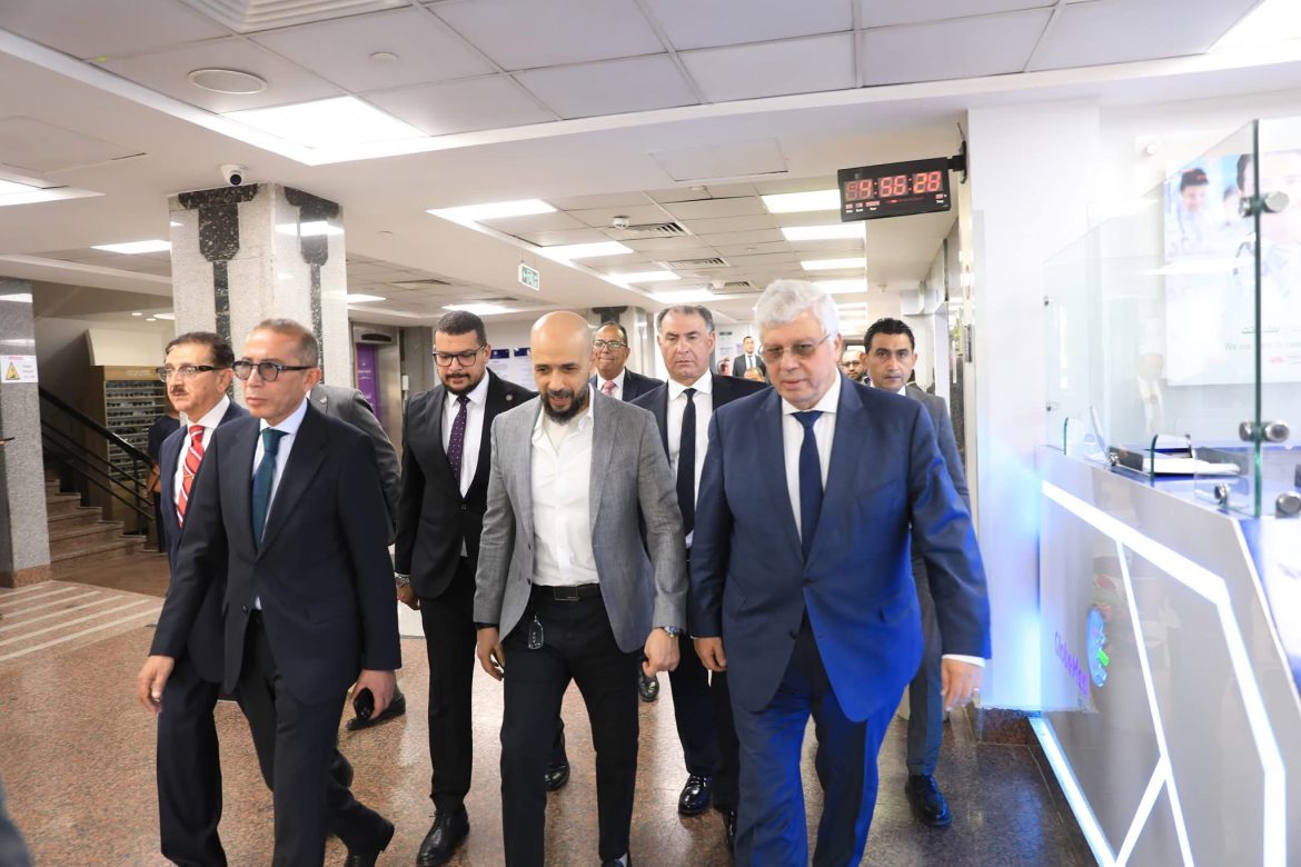 وزير التعليم العالي يتفقد مستشفى سعاد كفافي الجامعي