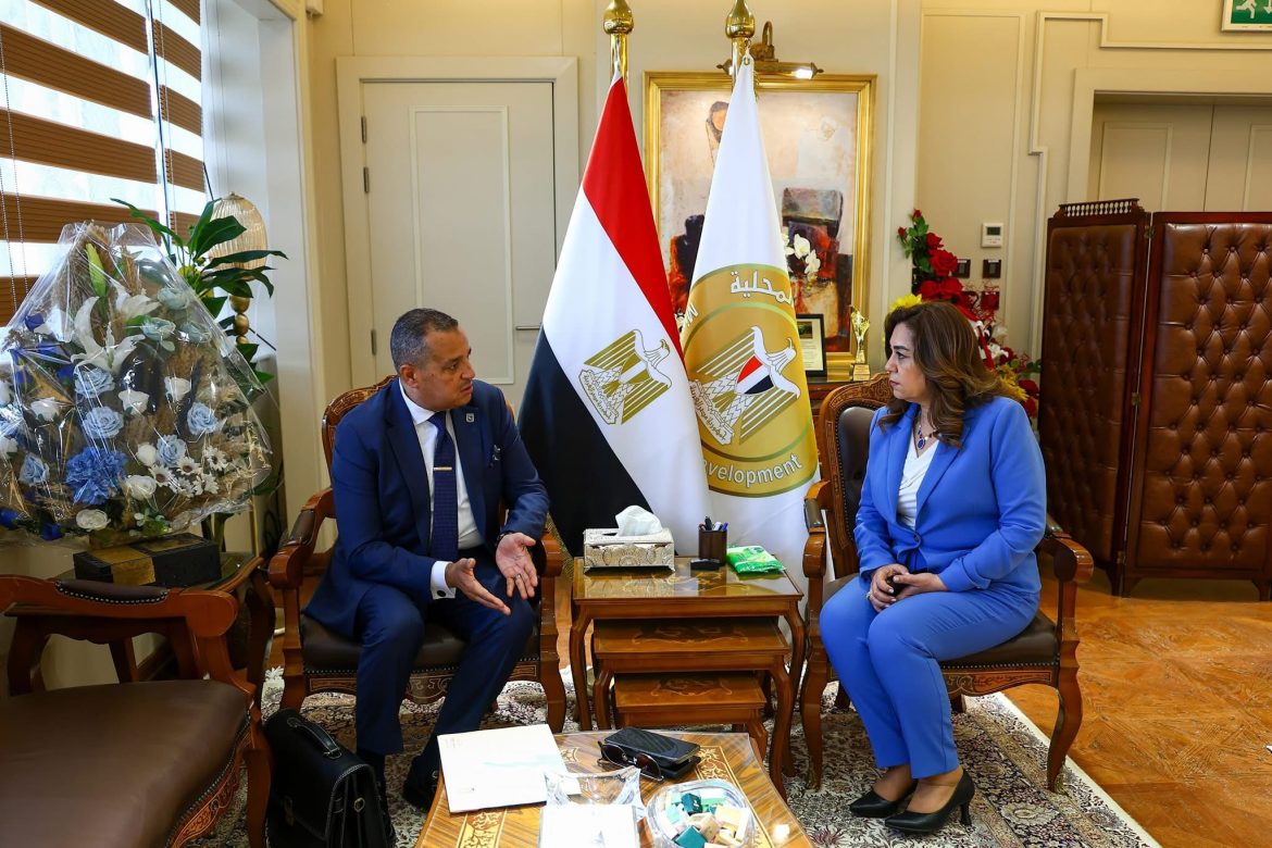 وزيرة التنمية المحلية تستقبل محافظ جنوب سيناء لمتابعة مشروعات الخطة الاستثمارية وزيرة التنمية المحلية تستقبل محافظ جنوب سيناء لمتابعة مشروعات الخطة الاستثمارية