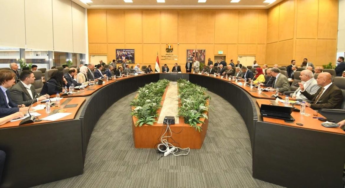 وزير الإسكان: يؤكد حرصه على التواصل المستمر مع أعضاء البرلمان