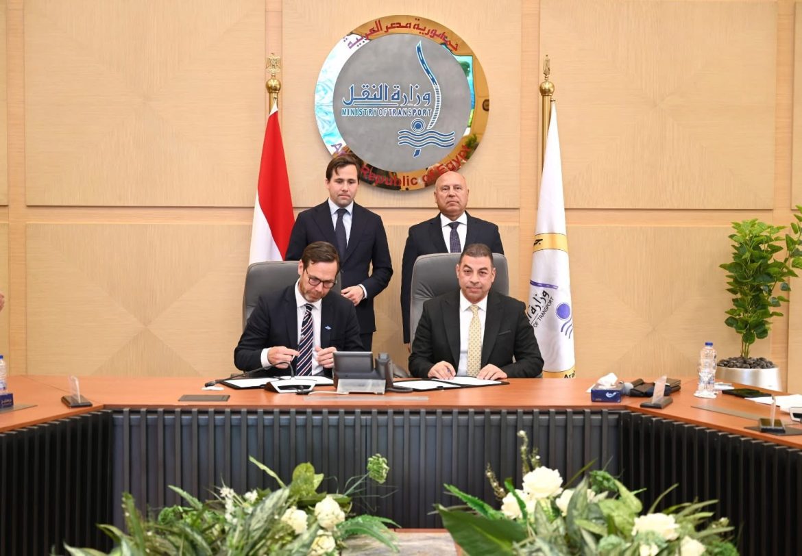 وزير الصناعة والنقل يلتقي وزير التجارة الخارجية والتعاون الإنمائي الدولي السويدي وزير الصناعة والنقل يلتقي وزير التجارة الخارجية والتعاون الإنمائي الدولي السويدي
