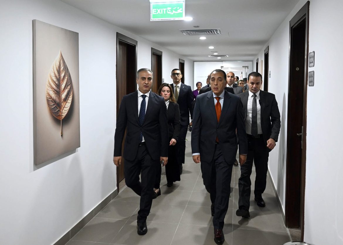 رئيس الوزراء يتفقد مكونات المقر الرئيسي الجديد لجهاز حماية المستهلك رئيس الوزراء يتفقد مكونات المقر الرئيسي الجديد لجهاز حماية المستهلك
