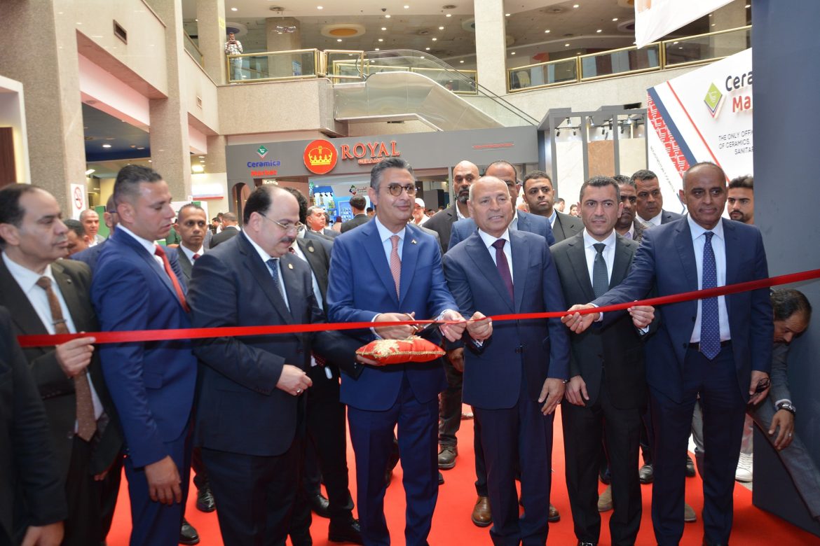 وزير التموين ومحافظ القاهرة يفتتحان معرض سيراميكا ماركت 2025