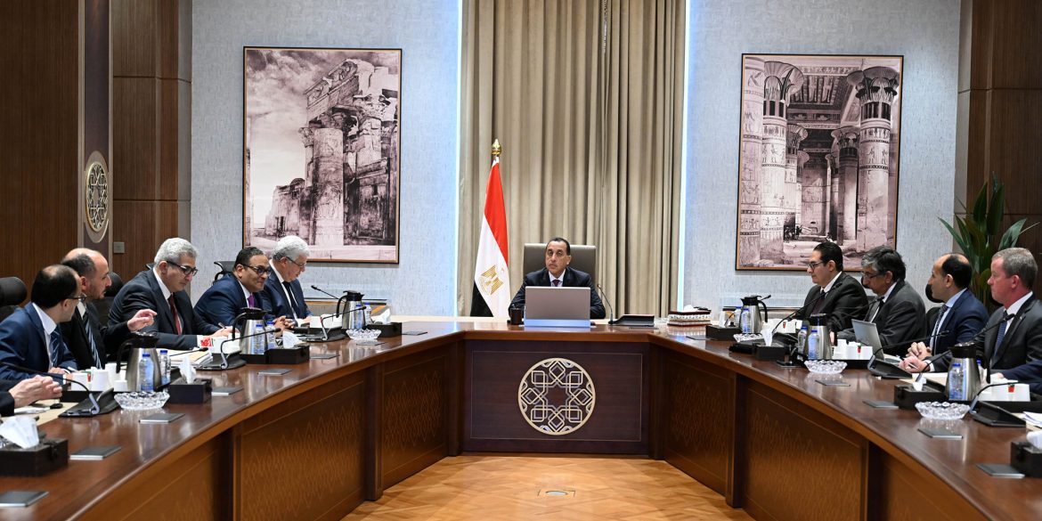 رئيس الوزراء يوجه بدراسة تبنى طريقة علاج الأورام بجامعة أكسفورد كمشروع قومي رئيس الوزراء يوجه بدراسة تبنى طريقة علاج الأورام بجامعة أكسفورد كمشروع قومي