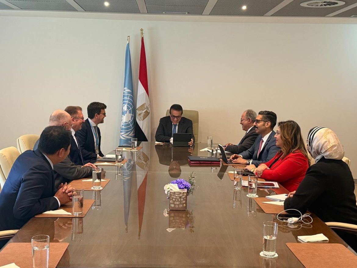 وزير الصحة يلتقي مدير GE للرعاية الصحية لتعزيز التعاون في التصنيع المحلي ونقل التكنولوجيا