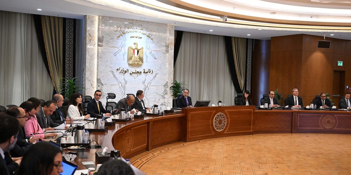 رئيس الوزراء يترأس لجنة الطروحات الحكومية