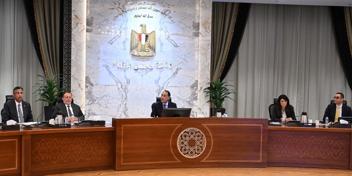 رئيس الوزراء يترأس اجتماع المجموعة الوزارية الاقتصادية