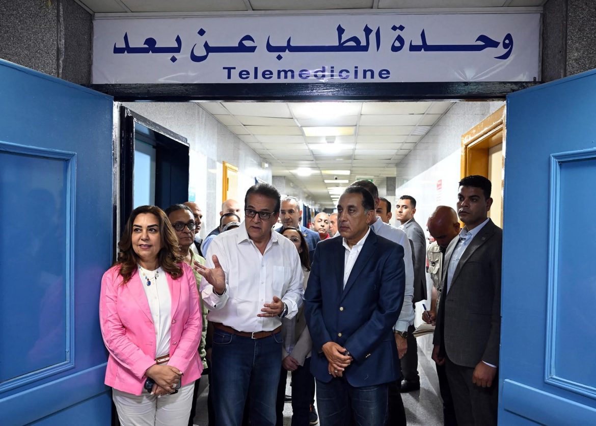 رئيس الوزراء يتفقد مستشفى وادي النطرون التخصصي