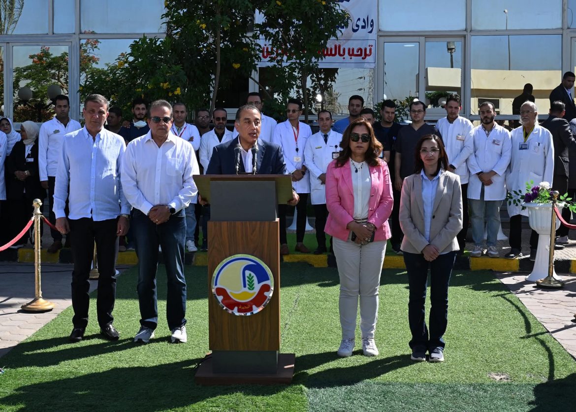 رئيس الوزراء: لدينا 3 سفن تغييز تعمل بكفاءة وتضخ الغاز في الشبكة بمعدل 2250 مليون قدم مكعب