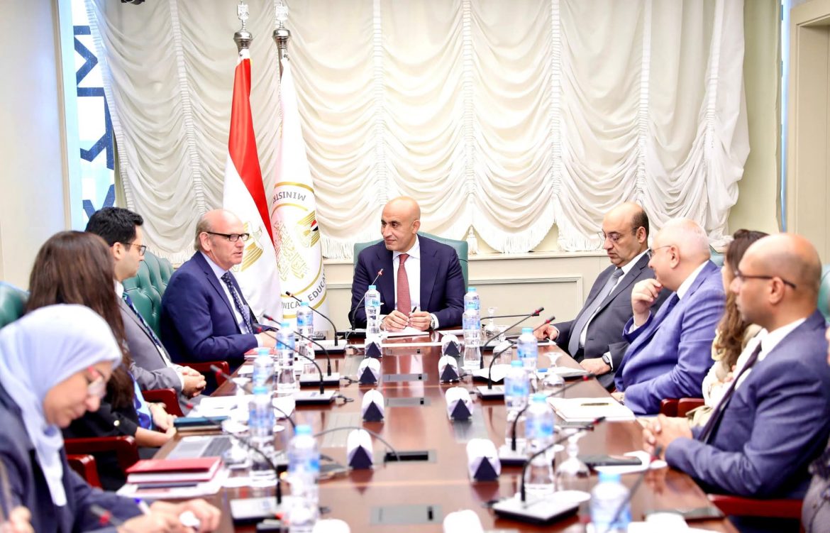 وزير التربية والتعليم يبحث مع وفد الوكالة الألمانية للتعاون الدولي سبل تعزيز التعاون في مجال تطوير التعليم الفني والتدريب المهني وزير التربية والتعليم يبحث مع وفد الوكالة الألمانية للتعاون الدولي سبل تعزيز التعاون في مجال تطوير التعليم الفني والتدريب المهني