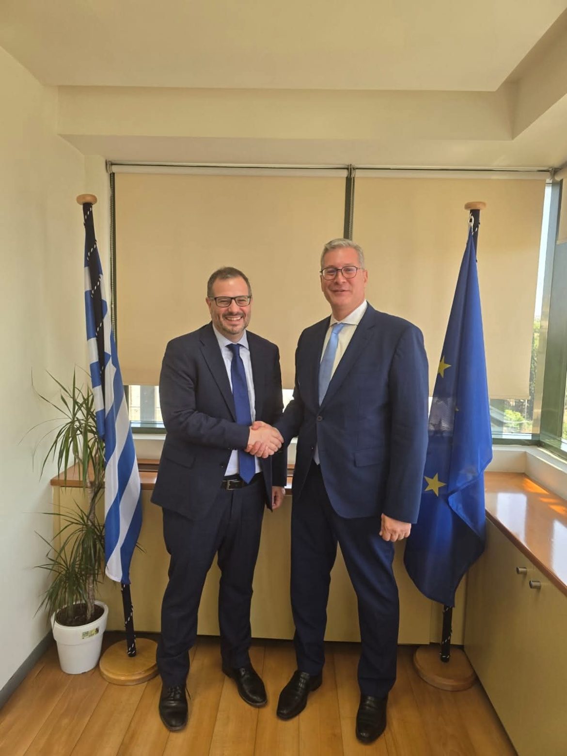 وزير البترول يعقد جلسة مباحثات مع نائب وزير الطاقة اليوناني لبحث تعزيز التعاون في مجال الطاقة