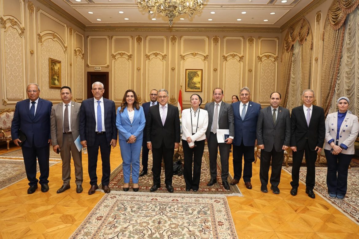 وزيرة التنمية المحلية: نسعي لتعزيز مساهمة القطاع الخاص في إدارة وتشغيل مشروعات البنية التحتية لمنظومة المخلفات الصلبة بالمحافظات