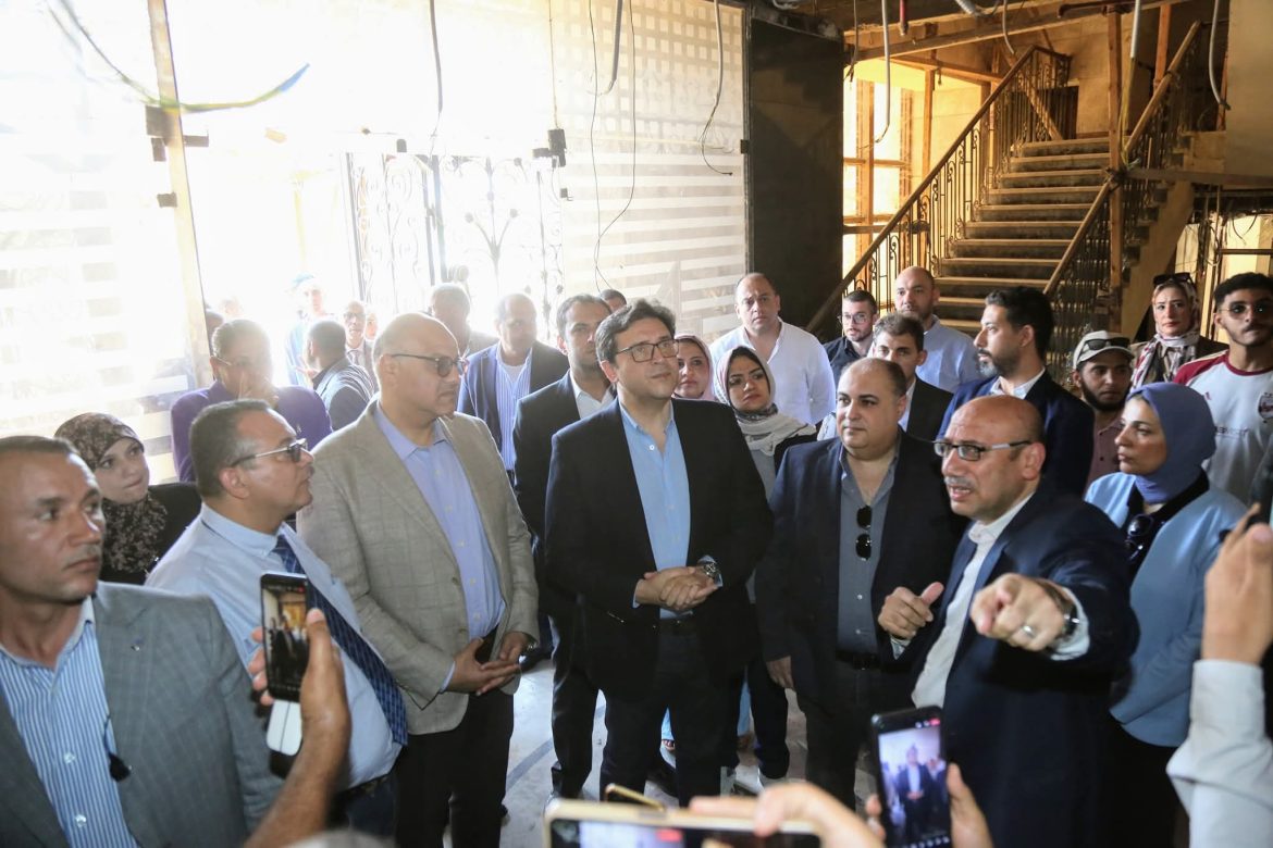 وزير الثقافة ومحافظ القليوبية يتفقدان أعمال تطوير قصر ثقافة بنها