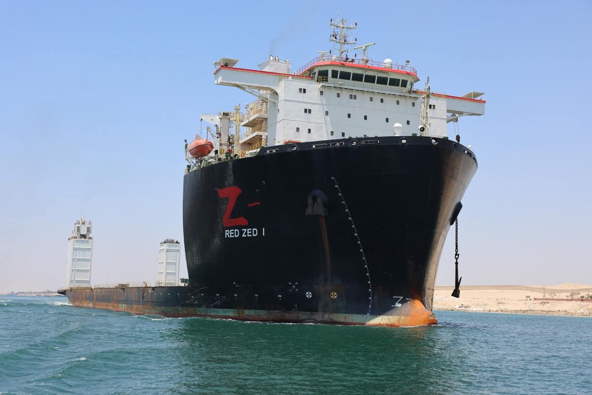 قناة السويس تشهد عبور سفينة الحاويات العملاقة CMA CGM JULES VERNE