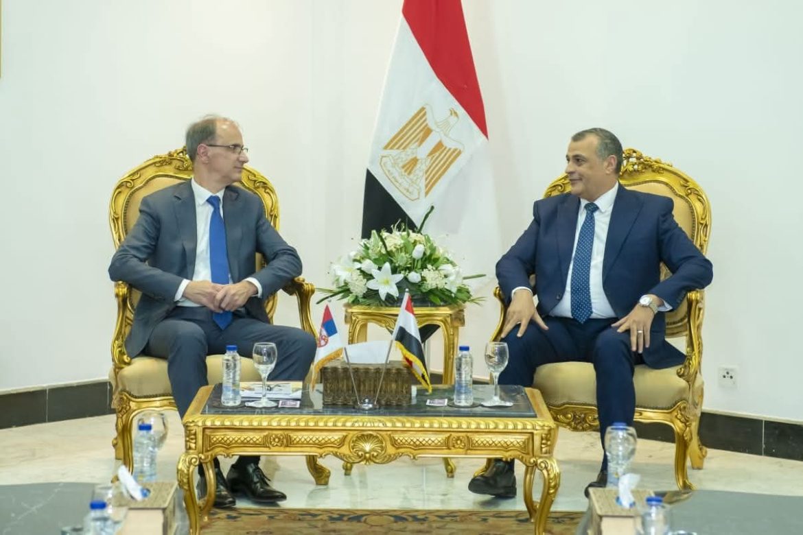 وزير الإنتاج الحربي: نستهدف توطين أحدث التكنولوجيات التصنيعية تنفيذا لتوجيهات «الرئيس» وزير الإنتاج الحربي: نستهدف توطين أحدث التكنولوجيات التصنيعية تنفيذا لتوجيهات «الرئيس»