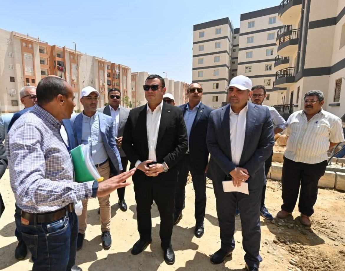 عقب تفقده للمركز التكنولوجي لخدمة المواطنين بجهاز مدينة بدر، ومتابعة موقع المشروعات الجارية بنطاق المدينة، استكمل شريف الشربيني، وزير الإسكان والمرافق