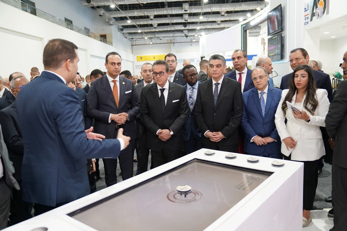 وزير الصحة يشيد بنجاحات هيئة الرعاية الصحية في تقديم نموذج متطور للسياحة العلاجية بمعايير عالمية