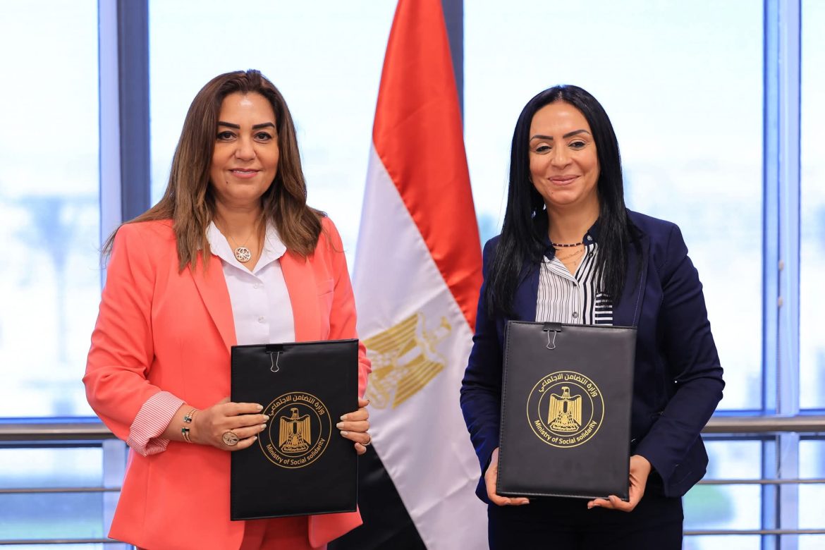 وزيرتا التضامن الاجتماعي والتنمية المحلية توقعان بروتوكول تعاون بشأن مشروع أيادي مصر