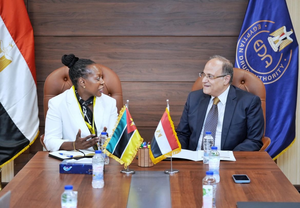 رئيس هيئة الدواء يبحث آليات تعزيز التعاون التنظيمي والفني مع نظيرته الموزمبيقية