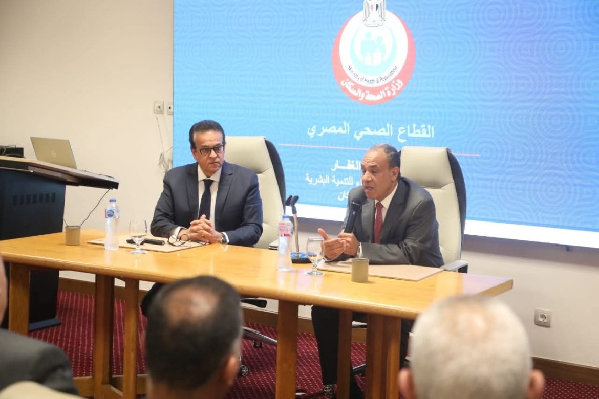 وزير الصحة ووزير الخارجية يجتمعان مع السفراء المرشحين لتمثيل مصر بعدد من الدول