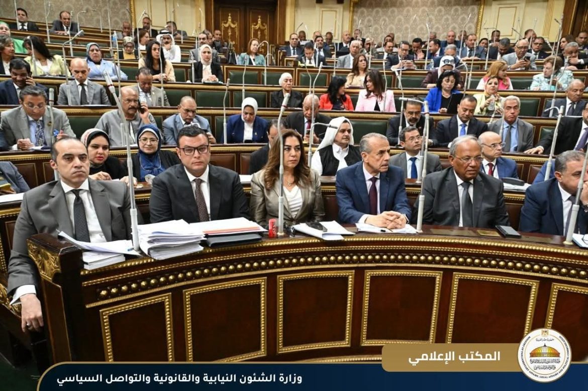 وزير الشئون النيابية يحضر جلسة النواب بشأن قوانين إيجار الأماكن 