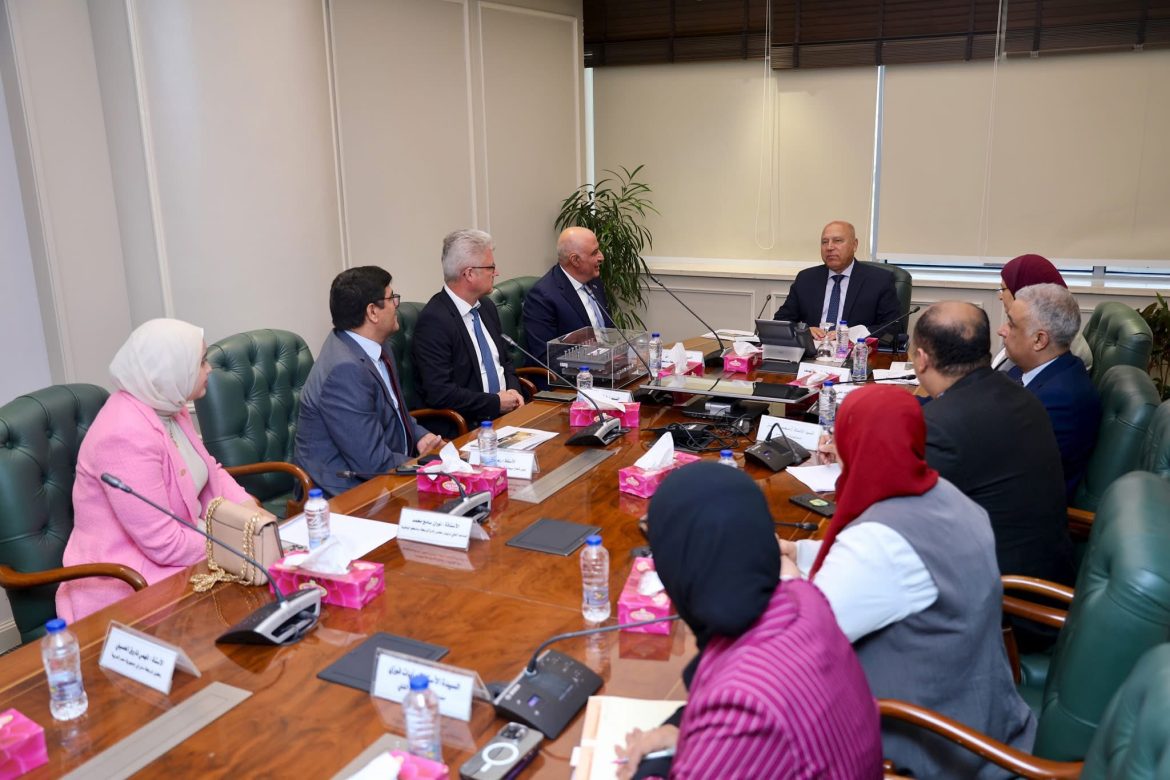 وزير الصناعة والنقل يبحث مع شركتي "سامكو" و"ماورر" الألمانية وضع خارطة طريق لإنشاء مجمع صناعي متكامل