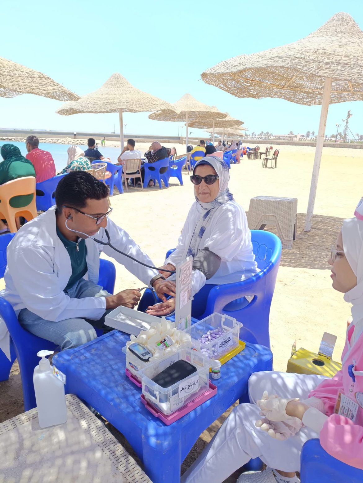 هيئة الرعاية الصحية تكثّف انتشار الفرق الطبية بالأماكن الساحلية والسياحية هيئة الرعاية الصحية تكثّف انتشار الفرق الطبية بالأماكن الساحلية والسياحية