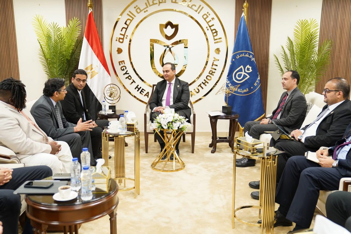 رئيس هيئة الرعاية الصحية يتابع إنشاء مركز تميز لأمراض العيون بمستشفى رمد بورسعيد والتوأمة مع أحد المراكز الأوروبية