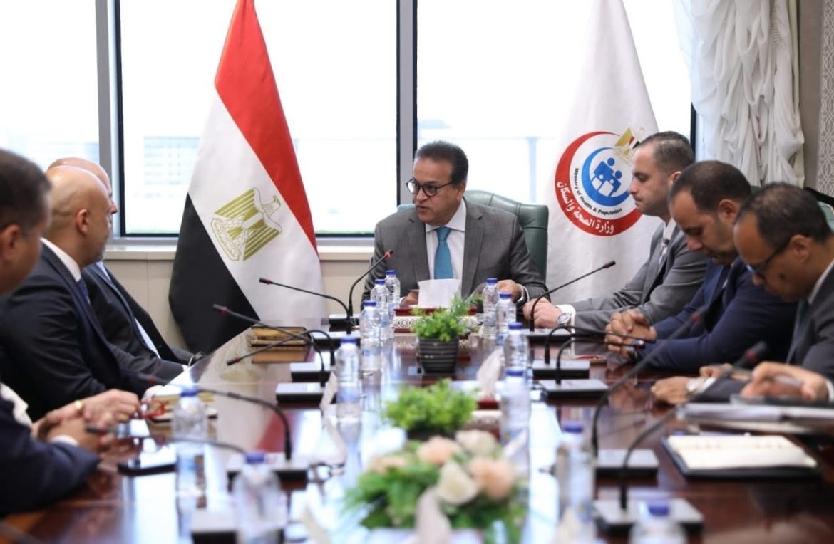 وزير الصحة والسكان يستقبل المدير العام لشركة جنرال إليكتريك هيلث كير للرعاية الصحية بأفريقيا لمناقشة التعاون بمشروع التوطين المحلي لأجهزة السونار في مصر