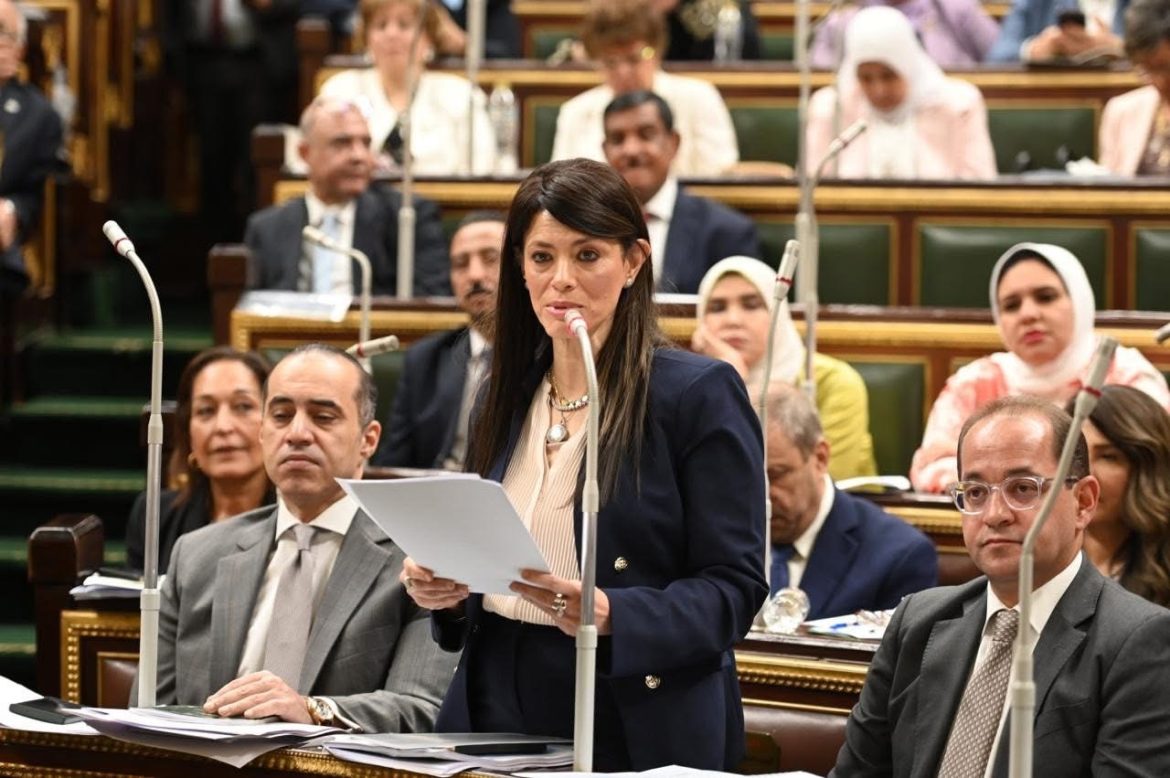 وزيرة التخطيط ترد على استفسارات النواب حول مشروع خطة التنمية للعام المالي 2025/2026 وزيرة التخطيط ترد على استفسارات النواب حول مشروع خطة التنمية للعام المالي 2025/2026