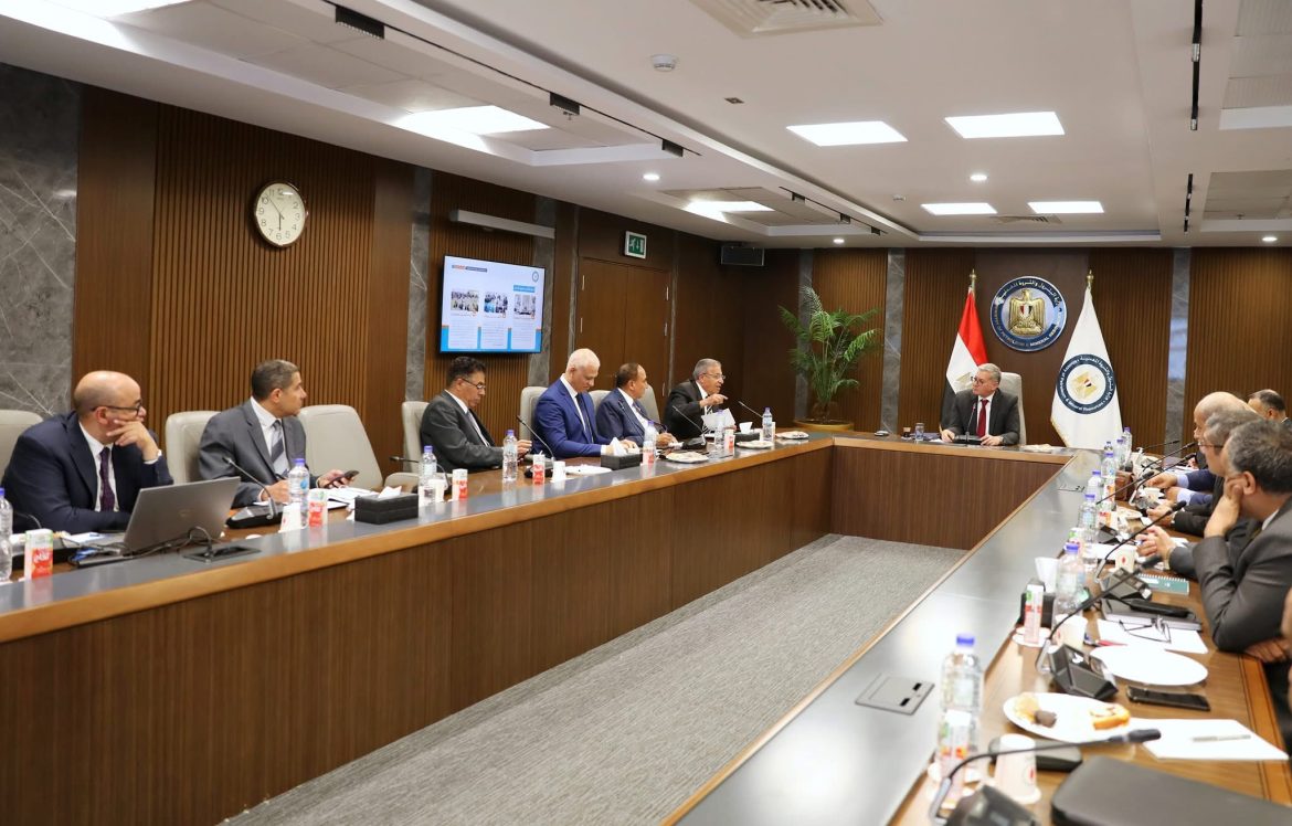 وزير البترول يستعرض رؤية واستراتيجية عمل الوزارة خلال المرحلة الحالية والمحاور الأساسية التي ترتكز عليها