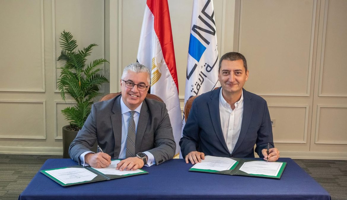 رئيس اقتصادية قناة السويس يوقع عقد مشروع جديد مع شركة “أولوسوي” التركية لصناعة الغزل والخيوط بمنطقة القنطرة غرب الصناعية رئيس اقتصادية قناة السويس يوقع عقد مشروع جديد مع شركة "أولوسوي" التركية لصناعة الغزل والخيوط بمنطقة القنطرة غرب الصناعية