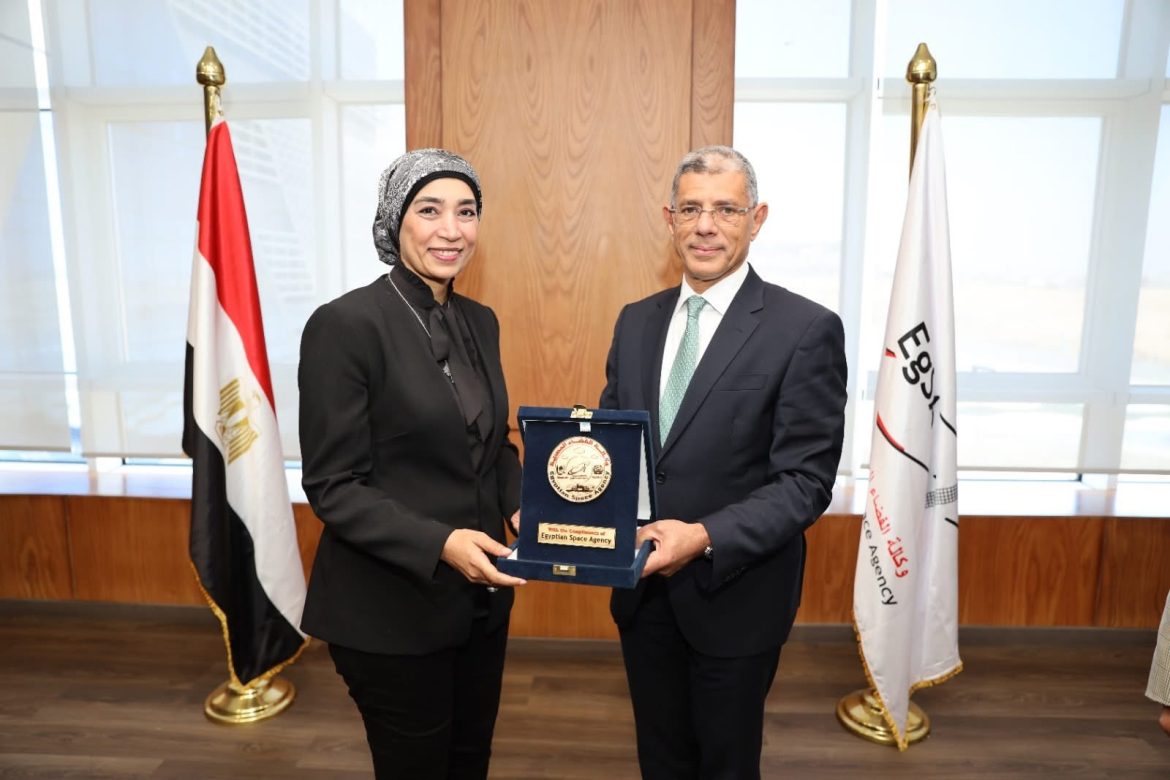 وكالة الفضاء المصرية توقع بروتوكول تعاون مع جامعة الأقصر لتعزيز البحث العلمي والتدريب وكالة الفضاء المصرية توقع بروتوكول تعاون مع جامعة الأقصر لتعزيز البحث العلمي والتدريب