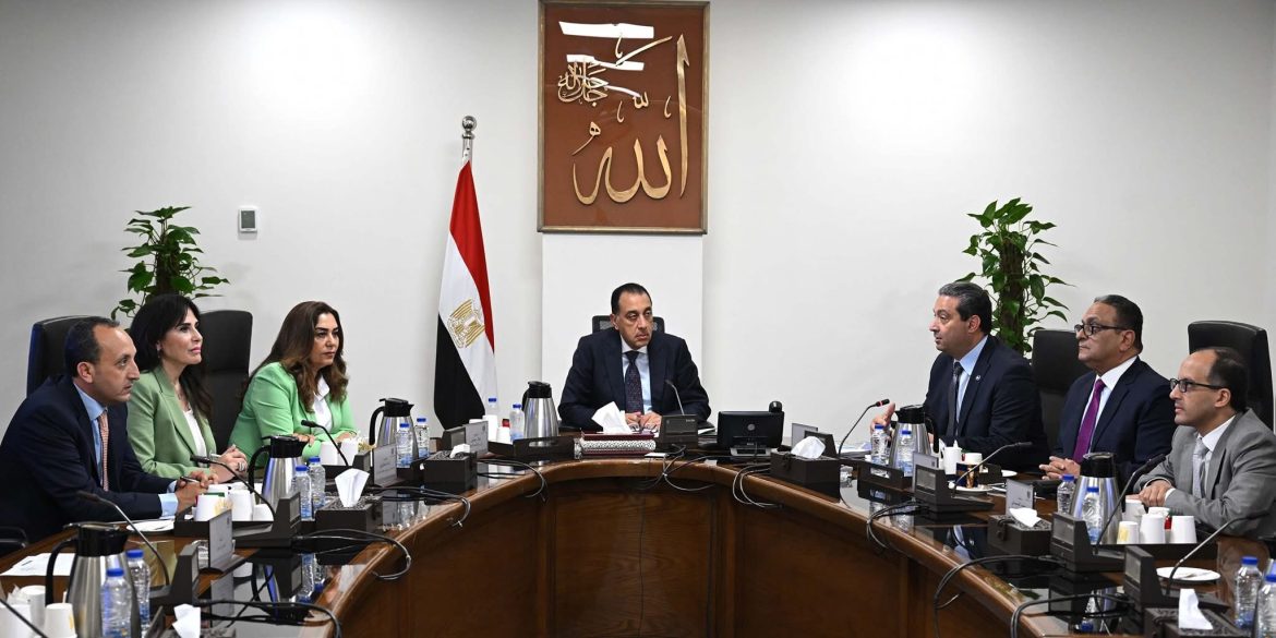 رئيس الوزراء يتابع موقف تنفيذ المشروعات والفرص الاستثمارية بمحافظة دمياط رئيس الوزراء يتابع موقف تنفيذ المشروعات والفرص الاستثمارية بمحافظة دمياط