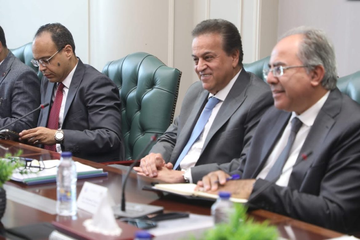 وزير الصحة والسكان يستقبل رئيس مجلس إدارة "برجيل القابضة" لبحث فرص الاستثمار الصحي وتوطين الصناعات الطبية في مصر