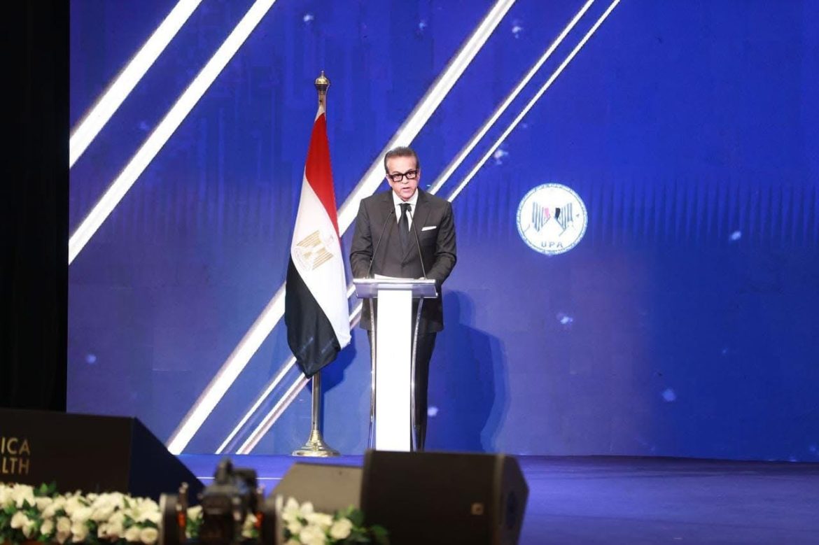 وزير الصحة يتفقد المعرض الطبي الإفريقي الرابع ويؤكد العمل على ريادة مصر في الصناعات الطبية الثقيلة