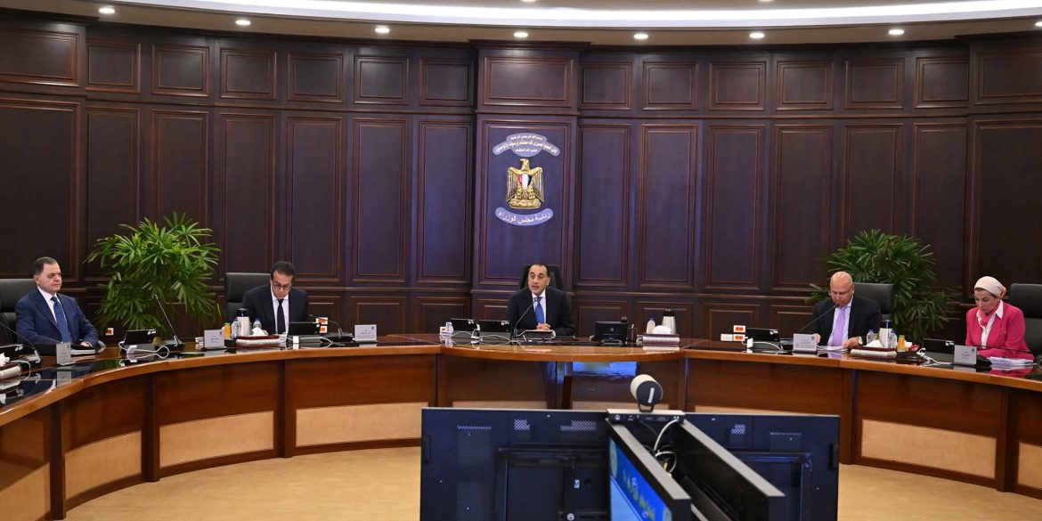 رئيس الوزراء: الجمعة المقبل سيتم استئناف ضخ الغاز لعدد من المصانع التي توقفت خلال الأيام الماضية