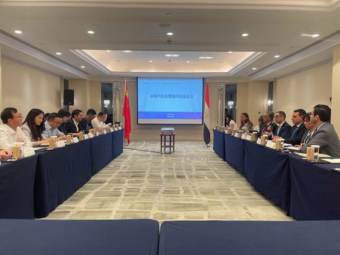 وزير الاستثمار: الحكومة تولي هذا القطاع أولوية قصوى لما يمثله من ركيزة أساسية للنمو الصناعي وزيادة الصادرات وخلق فرص العمل