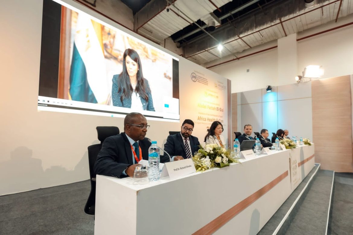 نائب رئيس هيئة التأمين الصحي الشامل: ضمان الاستدامة المالية لمنظومة التأمين الصحي الشامل يُمثل تحديًا مستمرًا خاصة في ظل الزيادة المطردة في حجم الإنفاق على الخدمات الصحية