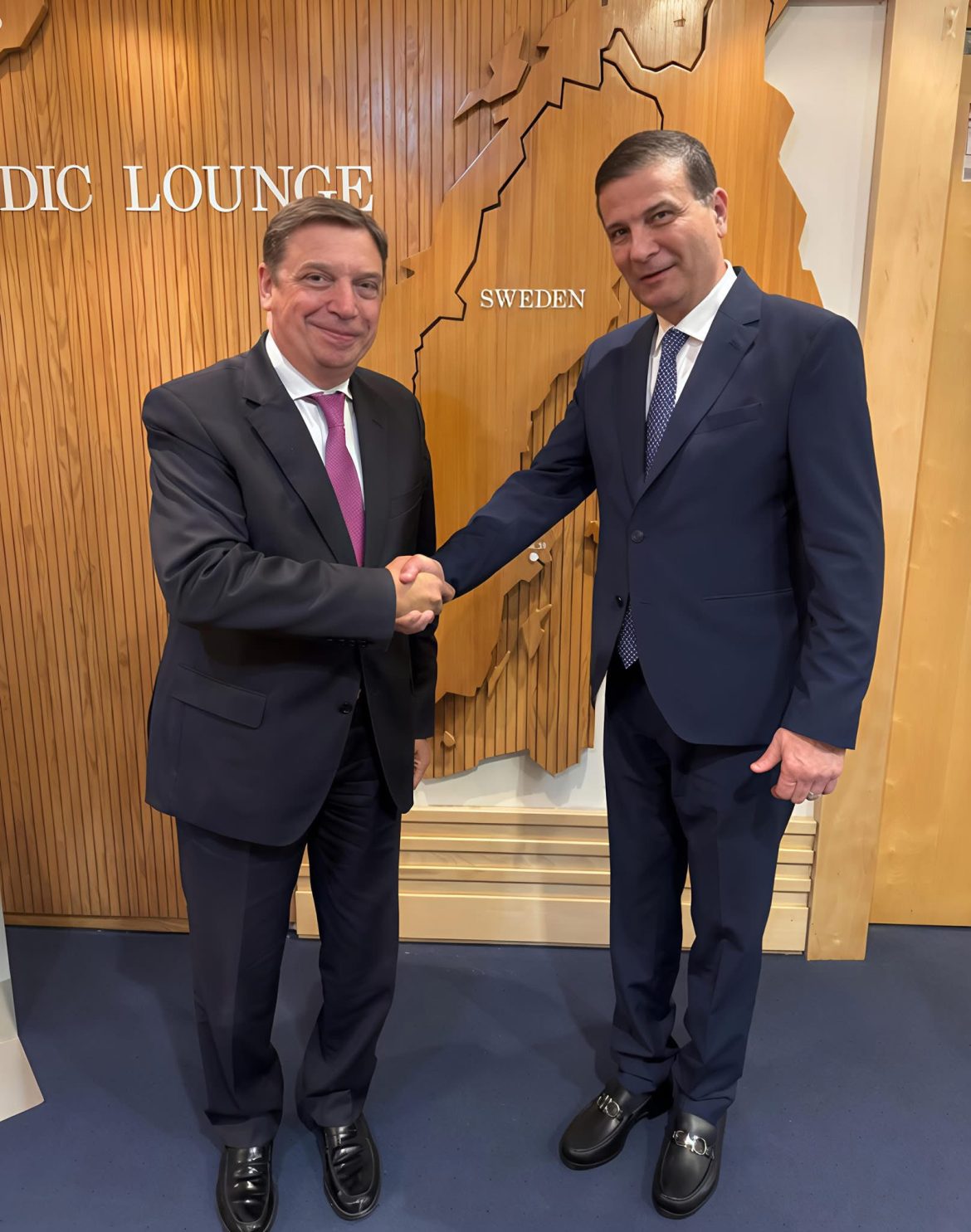 وزير الزراعة يبحث مع نظيره الأسباني تعزيز التعاون المشترك بين البلدين